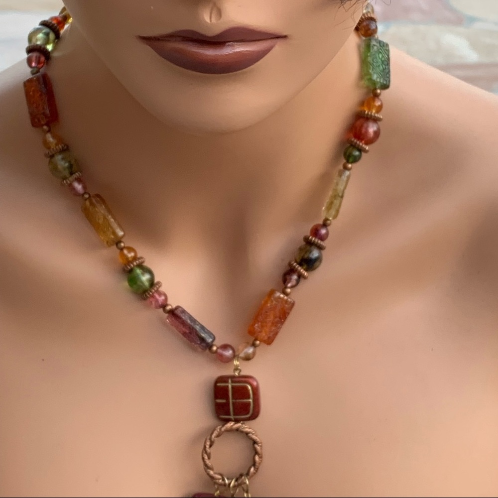 Multi-Colored Round And Squared Beaded Nacklace - image 5